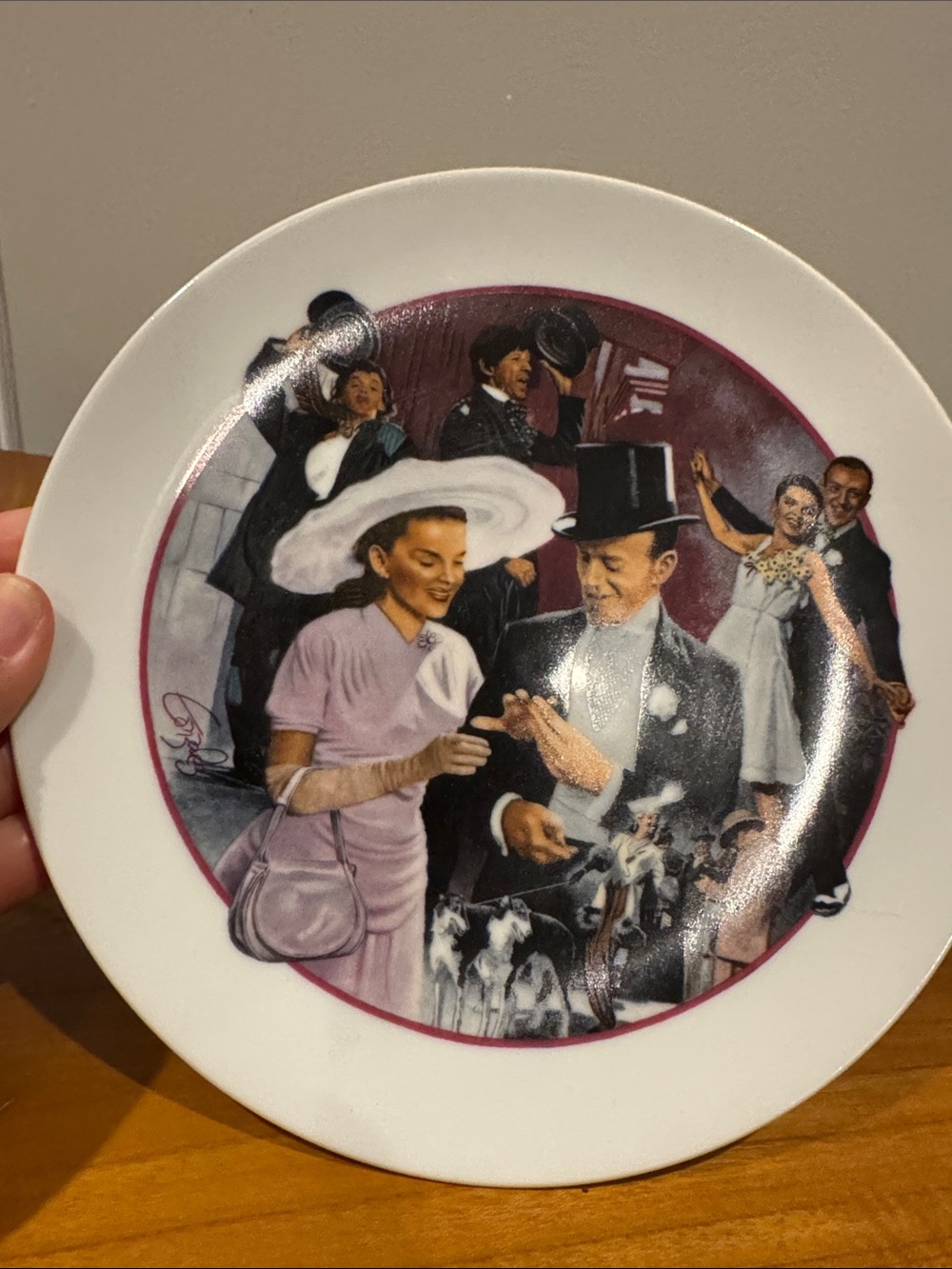 Vintage 1986 Avon Images Of Hollywood Porcelain Plate Easter Parade - Picture 2 of 5